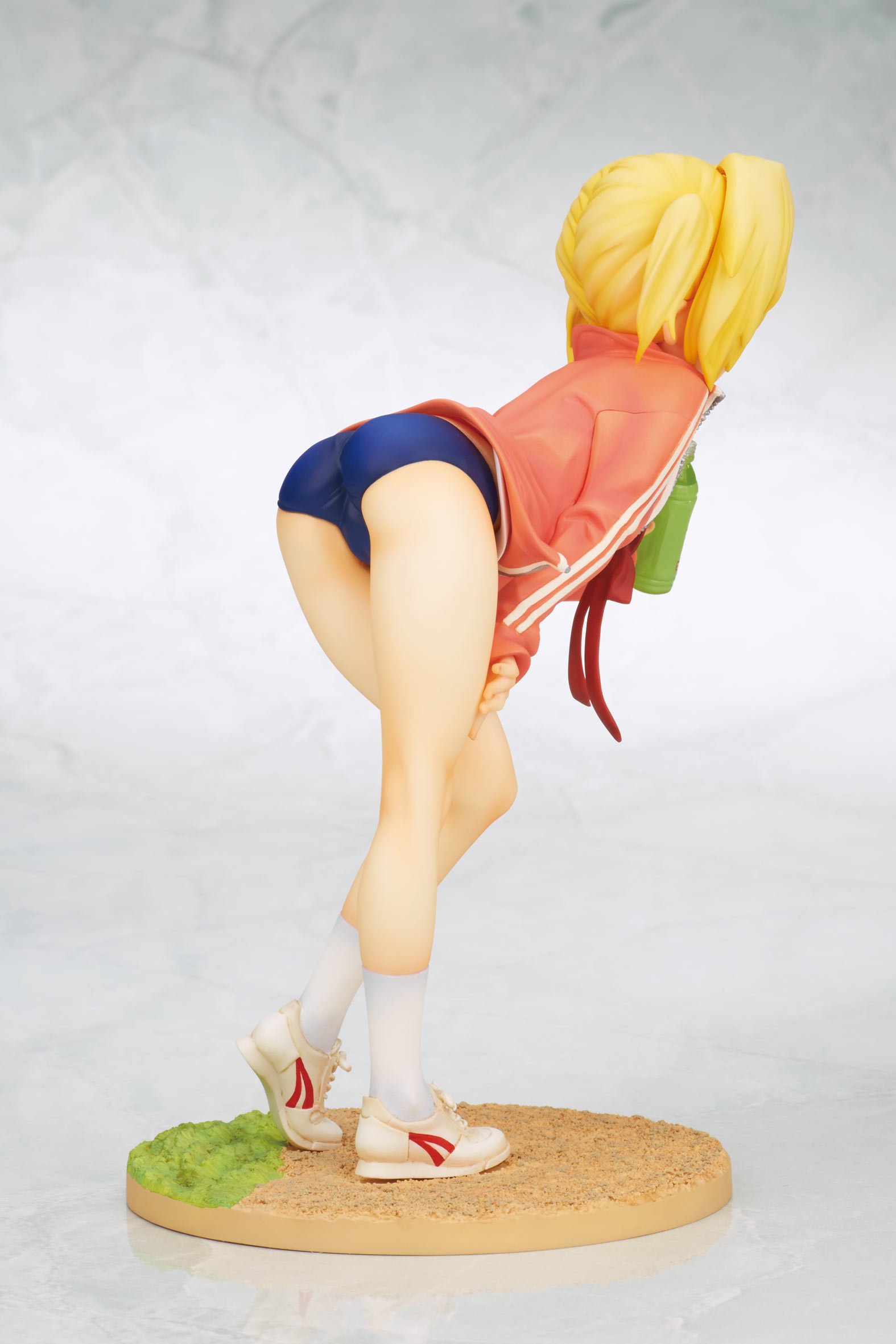 Amazon | 1/8スケールフィギュア 天神乱漫 LUCKY or UNLUCKY